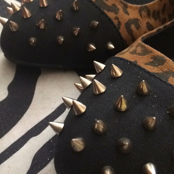 Size 13 Wide Leopard print Spiked Pumps - Picture 2 of 4